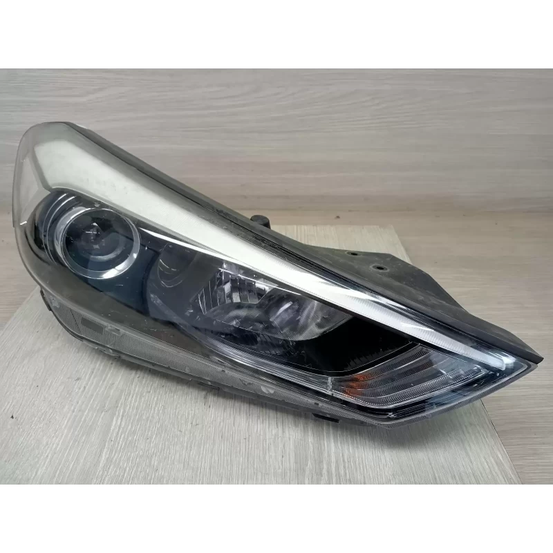 HYUNDAI TUCSON RIGHT HEADLAMP TL, ACTIVE/ACTIVE X, KOREAN BUILT (VIN KMHJ), HALO