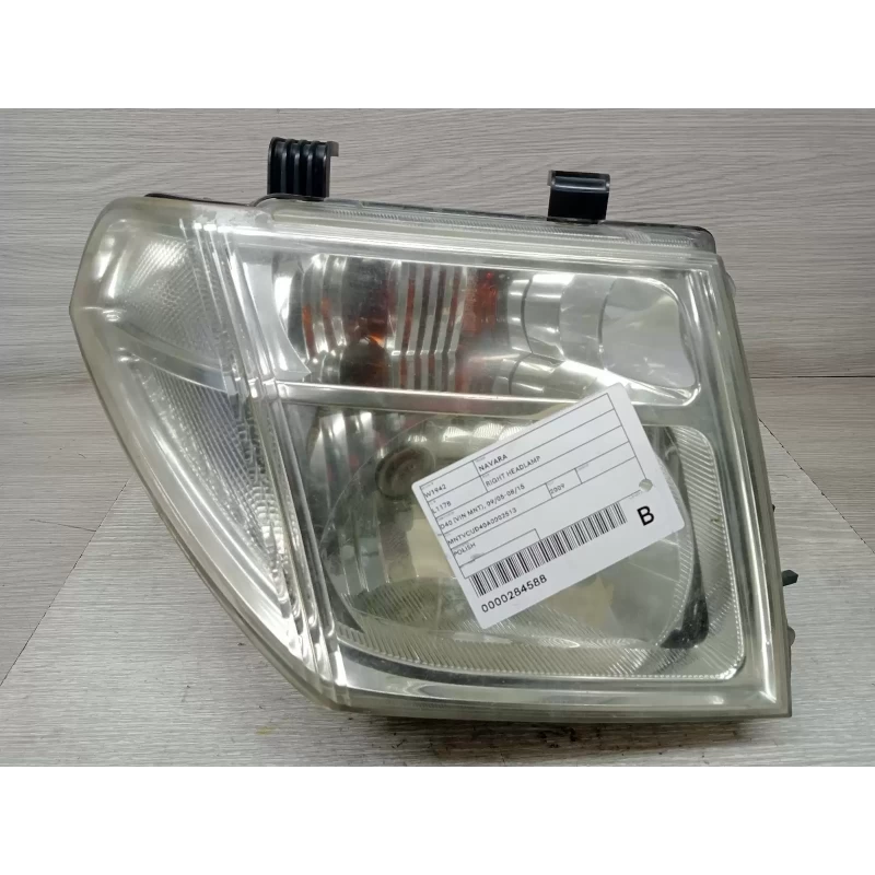 NISSAN NAVARA RIGHT HEADLAMP D40 (VIN MNT), 09/05-08/15 2009