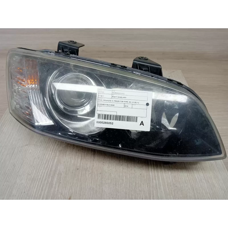 HOLDEN COMMODORE RIGHT HEADLAMP VE SII, CALAIS/SS-V, PROJECTOR TYPE, 09/10-05/13