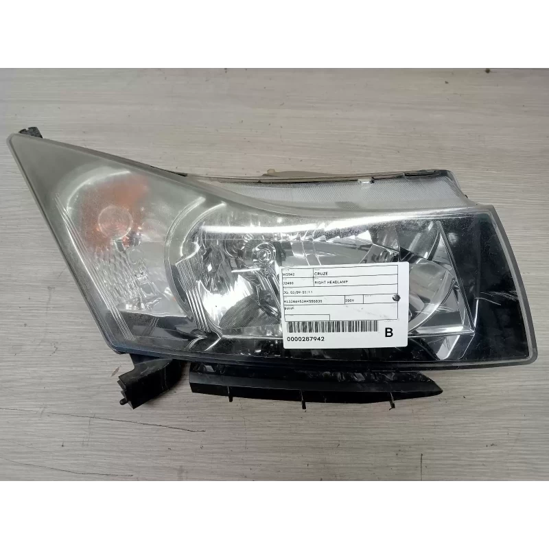 HOLDEN CRUZE RIGHT HEADLAMP JG, 03/09-02/11 2009