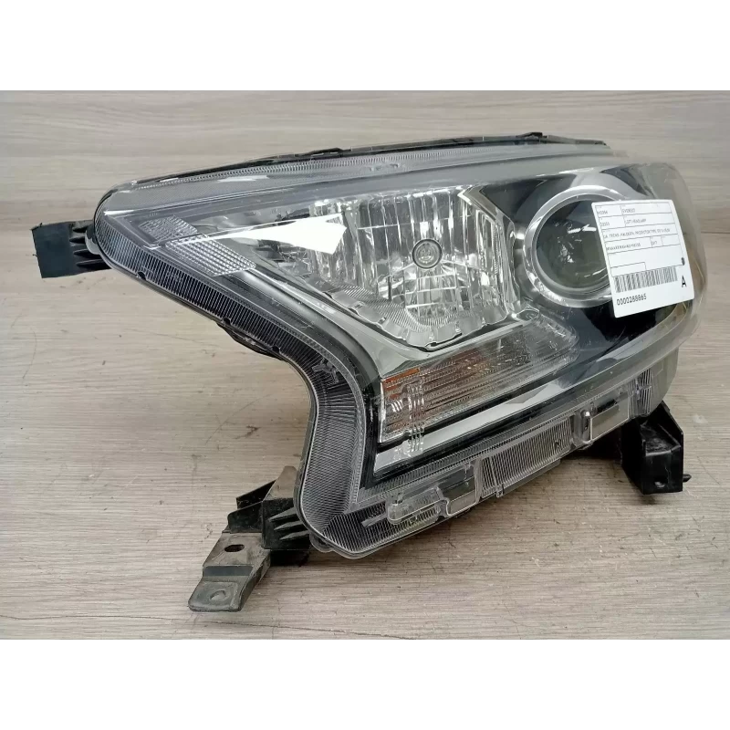 FORD EVEREST LEFT HEADLAMP UA, TREND, HALOGEN, PROJECTOR TYPE, 07/15-05/22 2017