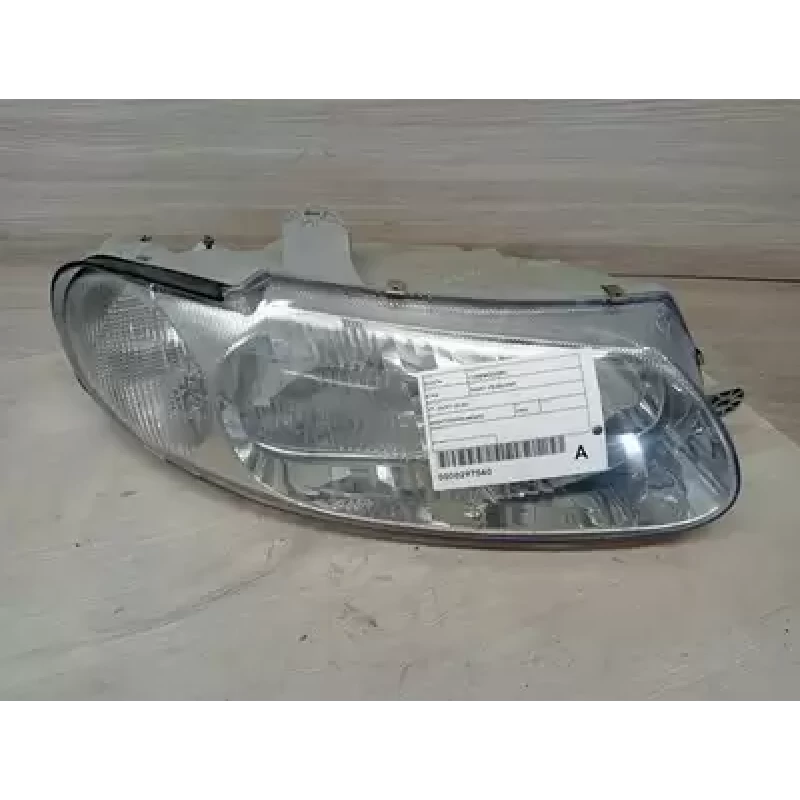 HOLDEN COMMODORE RIGHT HEADLAMP VT, 09/97-09/02 1999
