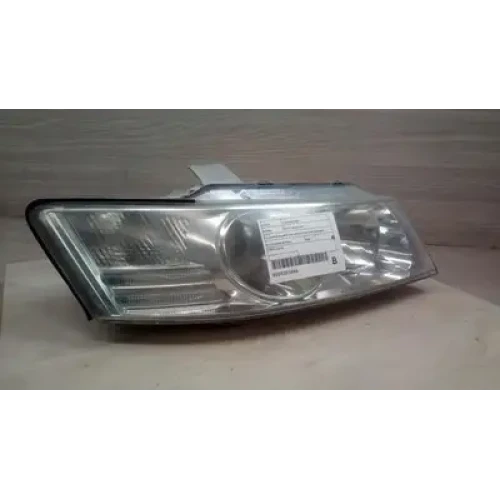 HOLDEN COMMODORE RIGHT HEADLAMP VZ, ADVENTRA/BERLINA, PROJECTOR TYPE (CHROME), 0