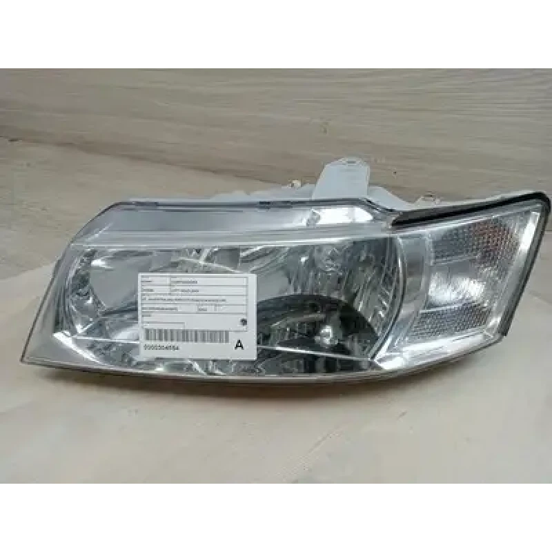 HOLDEN COMMODORE LEFT HEADLAMP VZ, ADVENTRA SX6/EXECUTIVE/ACCLAIM/EQUIPE, STANDA