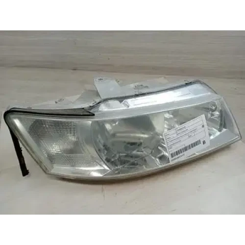 HOLDEN COMMODORE RIGHT HEADLAMP VZ, ADVENTRA SX6/EXECUTIVE/ACCLAIM/EQUIPE, STAND HOLDEN COMMODORE RIGHT HEADLAMP VZ, ADVENTRA SX6/EXECUTIVE/ACCLAIM/EQUIPE, STAND