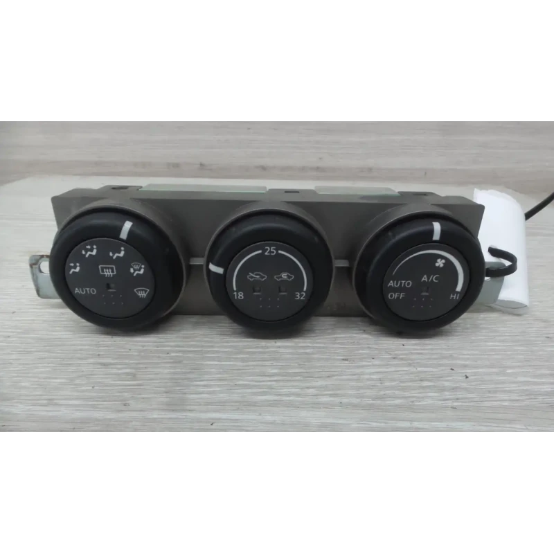 NISSAN XTRAIL HEATER/AC CONTROLS T30, CLIMATE CONTROL TYPE, 11/03-09/07 2004