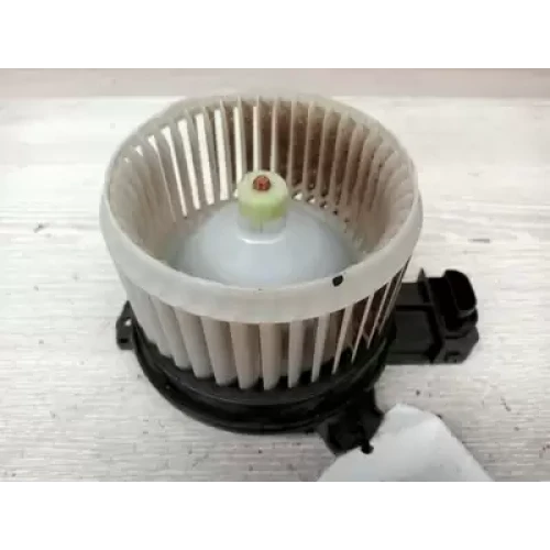 TOYOTA HILUX HEATER FAN MOTOR 09/15- 2018