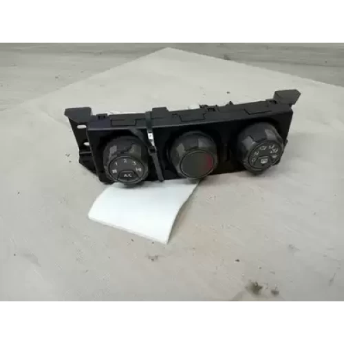 HOLDEN COMMODORE HEATER/AC CONTROLS VY1-VZ, STANDARD TYPE, 10/02-09/07 2006