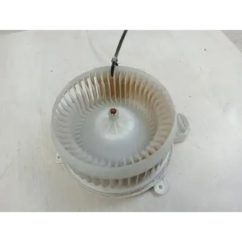 TOYOTA LANDCRUISER HEATER FAN MOTOR 200 SERIES, FRONT, GX/GXL, W/ INTEGRATED FAN
