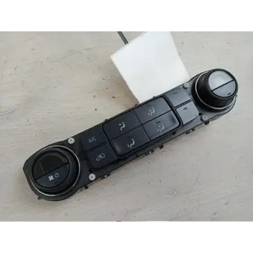 HOLDEN COLORADO HEATER/AC CONTROLS CLIMATE CONTROL TYPE, RG, 07/16-12/20 2017 HOLDEN COLORADO HEATER/AC CONTROLS CLIMATE CONTROL TYPE, RG, 07/16-12/20 2017