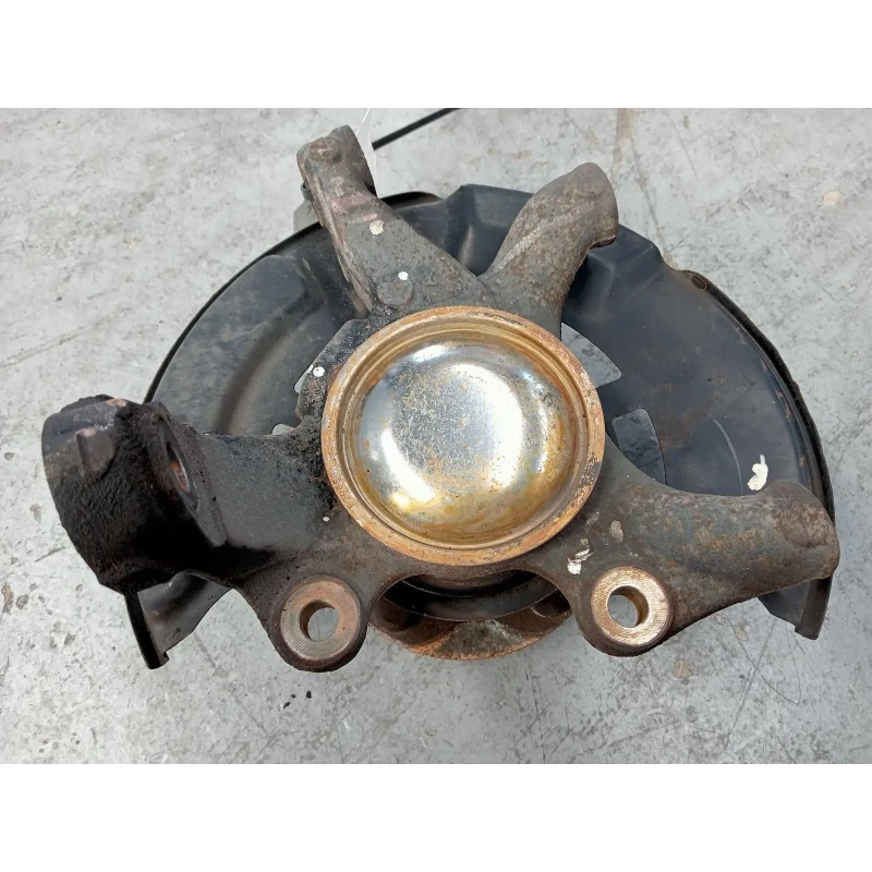 TOYOTA HILUX LEFT FRONT HUB ASSEMBLY 2WD, NON ABS TYPE (255mm DISC), 02/05-08/15