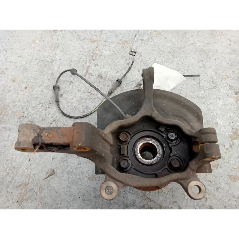 NISSAN XTRAIL RIGHT FRONT HUB ASSEMBLY T31, 10/07-12/13 2011