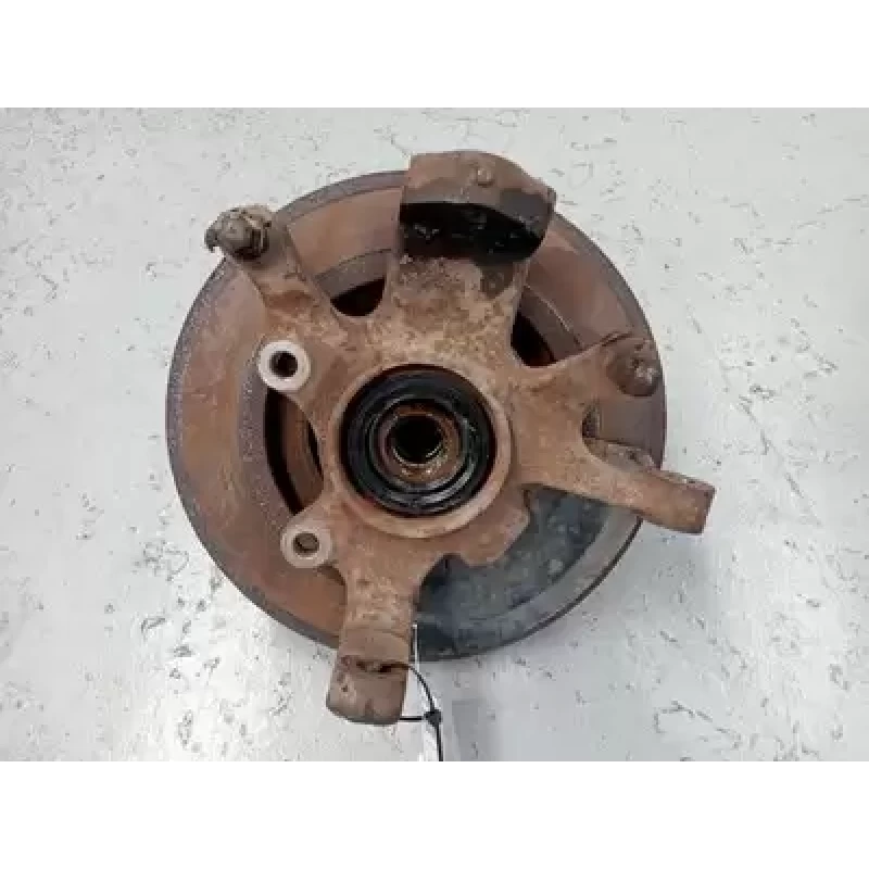 NISSAN NAVARA RIGHT FRONT HUB ASSEMBLY D22, 4WD, NON ABS TYPE, 12/01-08/15 2004