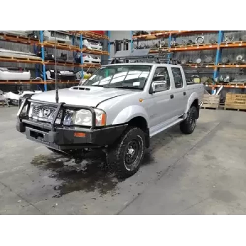 NISSAN NAVARA RIGHT FRONT HUB ASSEMBLY D22, 4WD, ABS TYPE, 12/01-08/15 2011