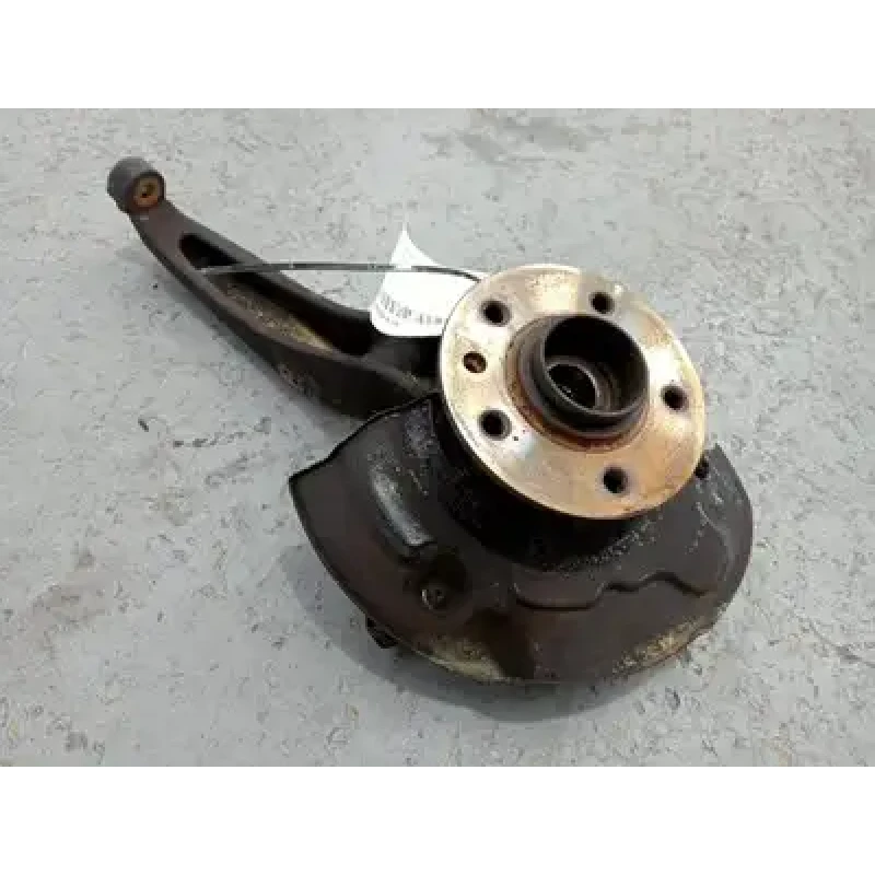 VOLKSWAGEN AMAROK RIGHT FRONT HUB ASSEMBLY AUTO, RWD/AWD, DIESEL, 2.0, 2H, 10/10