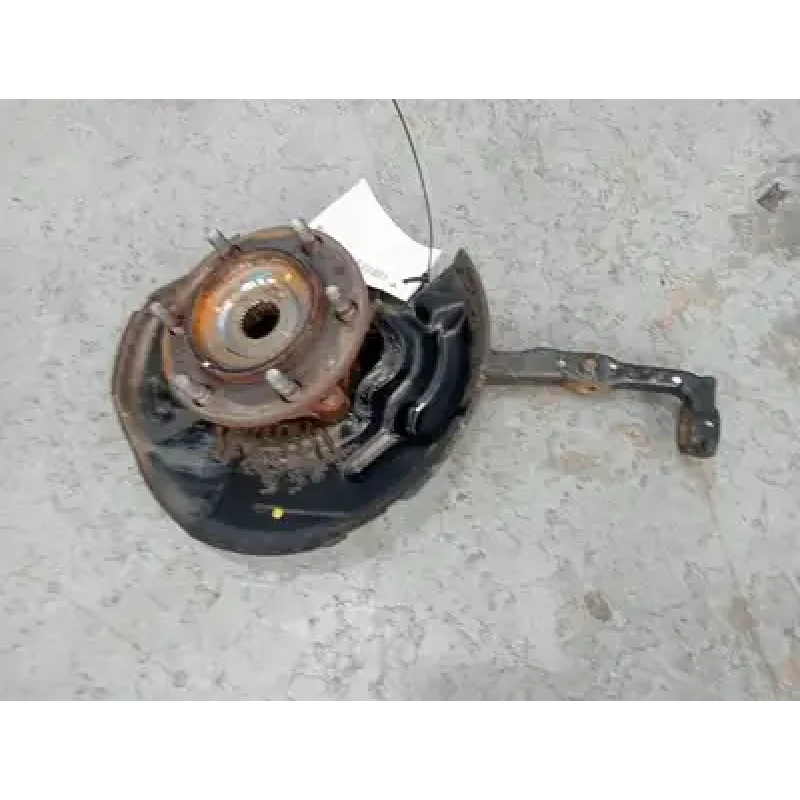 TOYOTA HILUX RIGHT FRONT HUB ASSEMBLY 4WD, NON ABS TYPE, 02/05-08/15 2008