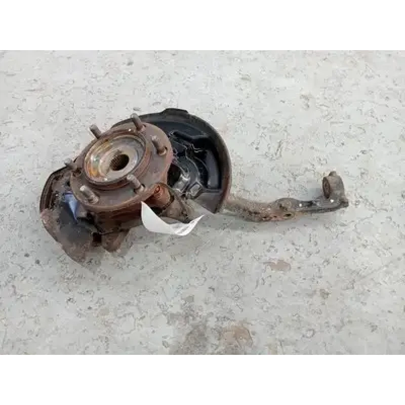 TOYOTA HILUX LEFT FRONT HUB ASSEMBLY 4WD, NON ABS TYPE, 02/05-08/15 2008