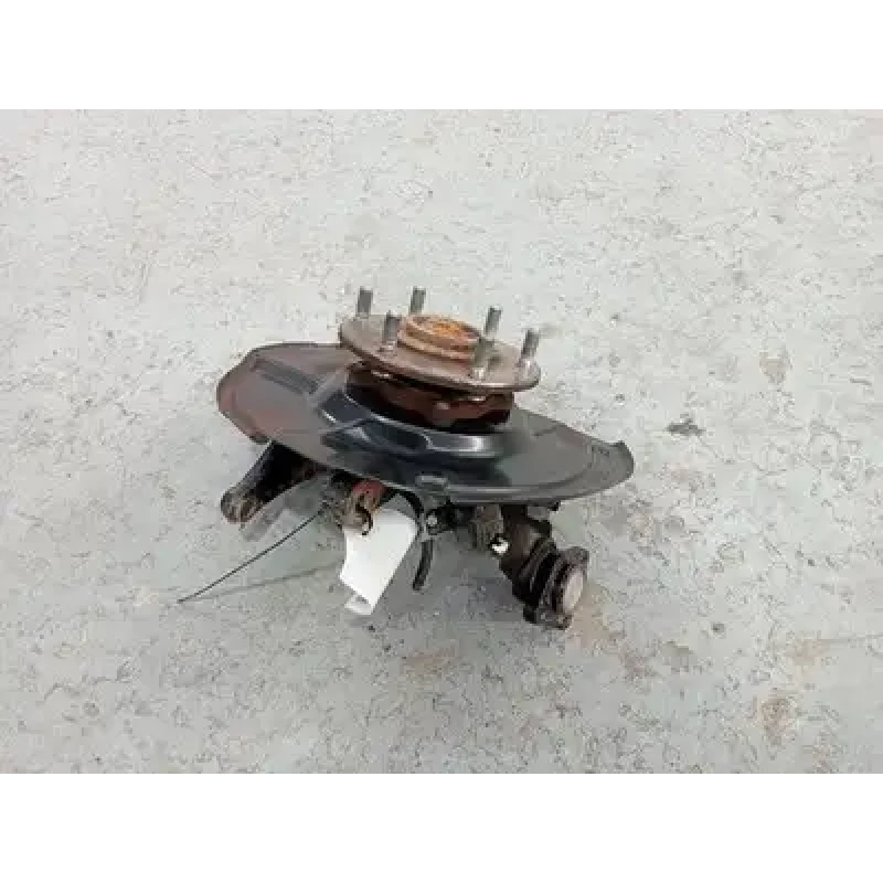 MITSUBISHI PAJERO RIGHT FRONT HUB ASSEMBLY NS-NX, 5DR, 08/06-04/21 2011