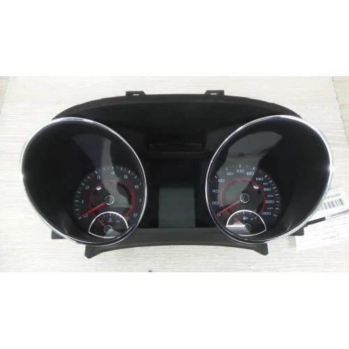 HOLDEN COMMODORE INSTRUMENT CLUSTER INSTRUMENT CLUSTER, AUTO T/M, VF, SS/SS-V/SV