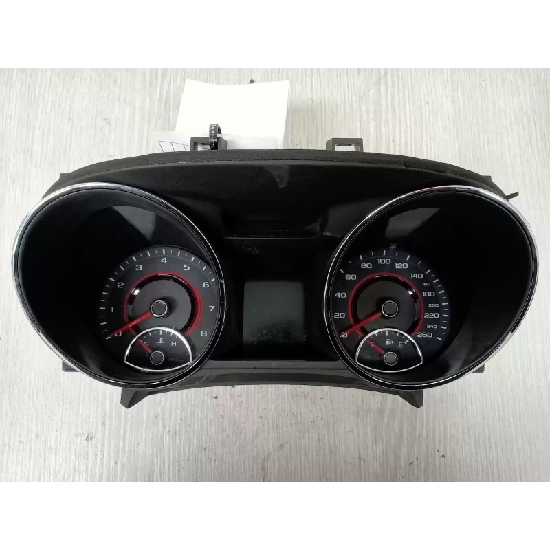 HOLDEN COMMODORE INSTRUMENT CLUSTER INSTRUMENT CLUSTER, AUTO T/M, VF, SS/SS-V/SV