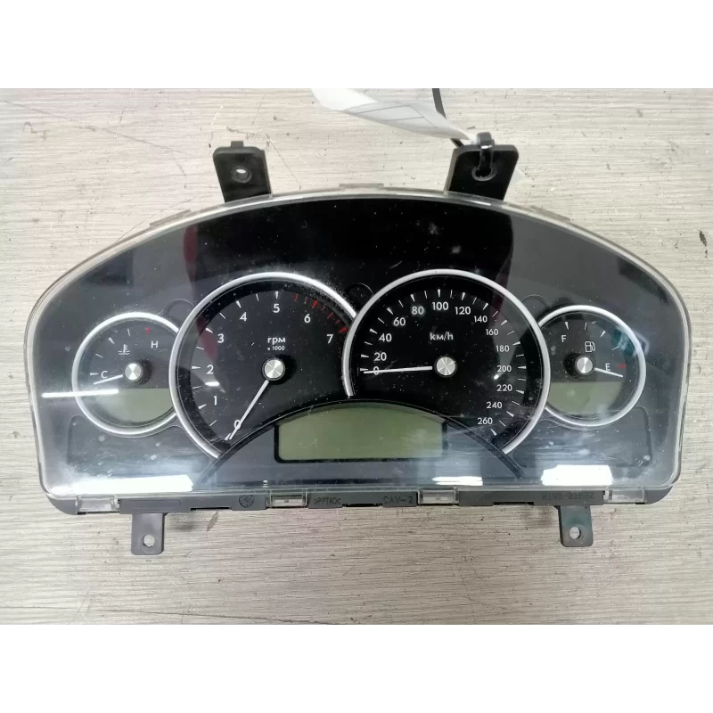 HOLDEN COMMODORE INSTRUMENT CLUSTER INSTRUMENT CLUSTER, AUTO T/M, VZ, ADVENTRA L