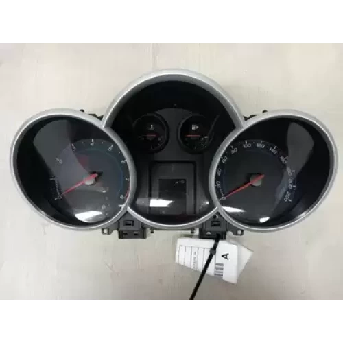 HOLDEN CRUZE INSTRUMENT CLUSTER INSTRUMENT CLUSTER, DIESEL, AUTO T/M, CD/EQUIPE,