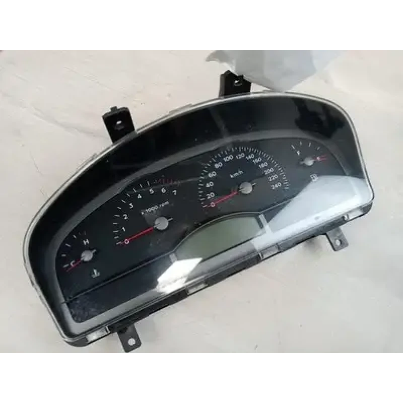 HOLDEN COMMODORE INSTRUMENT CLUSTER INSTRUMENT CLUSTER, AUTO T/M, VZ, EXECUTIVE/