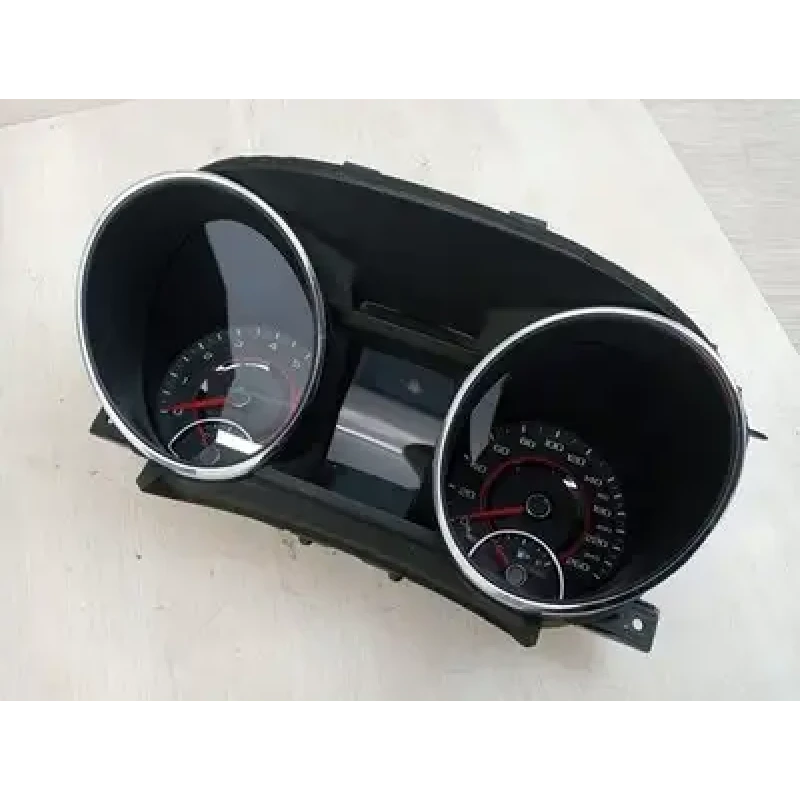 HOLDEN COMMODORE INSTRUMENT CLUSTER INSTRUMENT CLUSTER, AUTO T/M, VF, SS/SS-V/SV