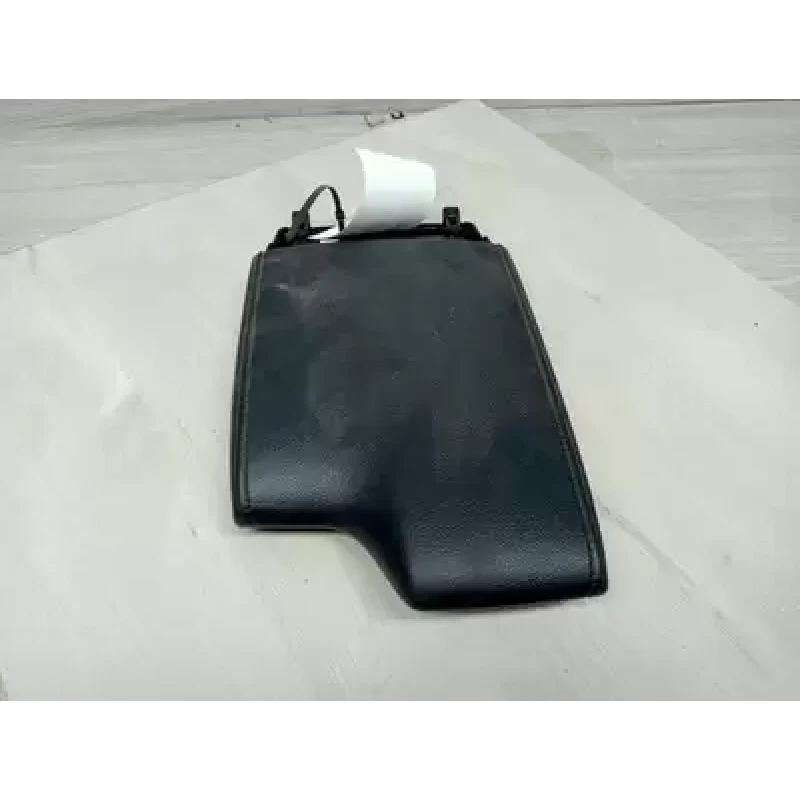 TOYOTA HILUX CONSOLE CENTRE CONSOLE LID ONLY, PLASTIC, BLACK, 06/15- 2024