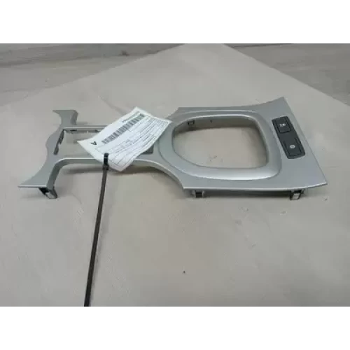 HOLDEN COMMODORE CONSOLE VE, CONSOLE INSERT FOR SHIFTER, AUTO T/M, SILVER, 08/06