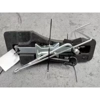 TOYOTA CAMRY JACK/TOOL KIT AHV40, HYBRID, 12/09-11/11 2010