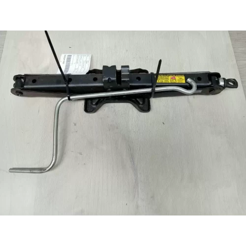 TOYOTA RAV4 JACK/TOOL KIT ACA33/ACA38, 11/05-11/12 2012