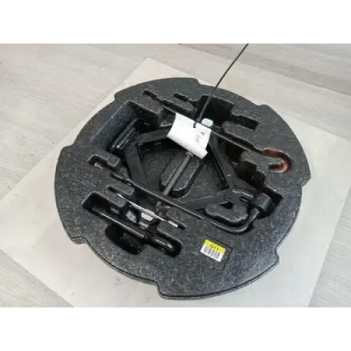 HYUNDAI I30 JACK/TOOL KIT GD, 03/12-04/17 2014