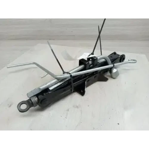 TOYOTA CAMRY JACK/TOOL KIT AVV50, HYBRID, 03/12-10/17 2017