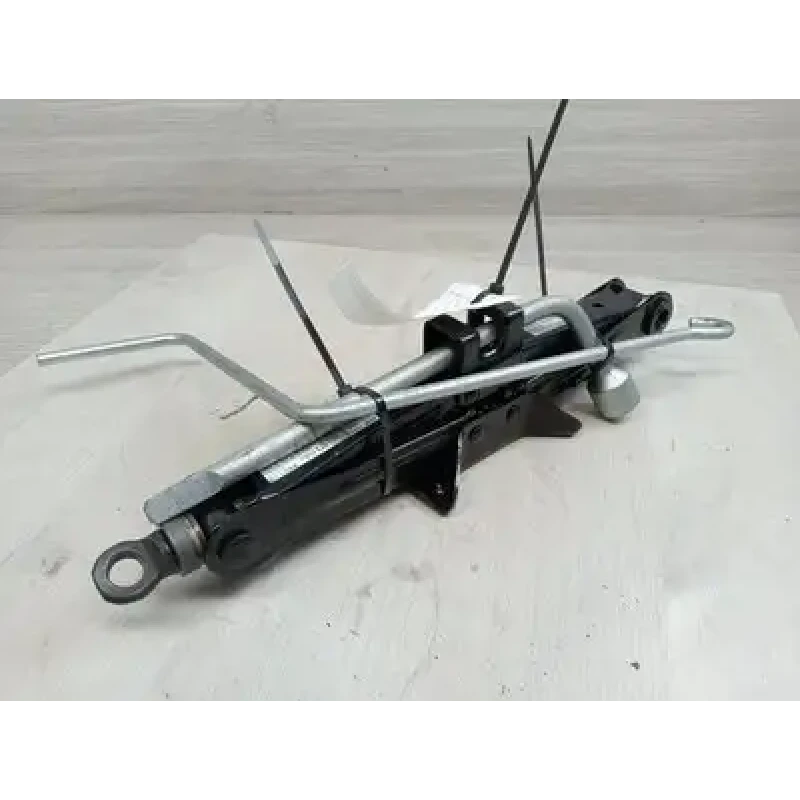 TOYOTA CAMRY JACK/TOOL KIT AVV50, HYBRID, 03/12-10/17 2017