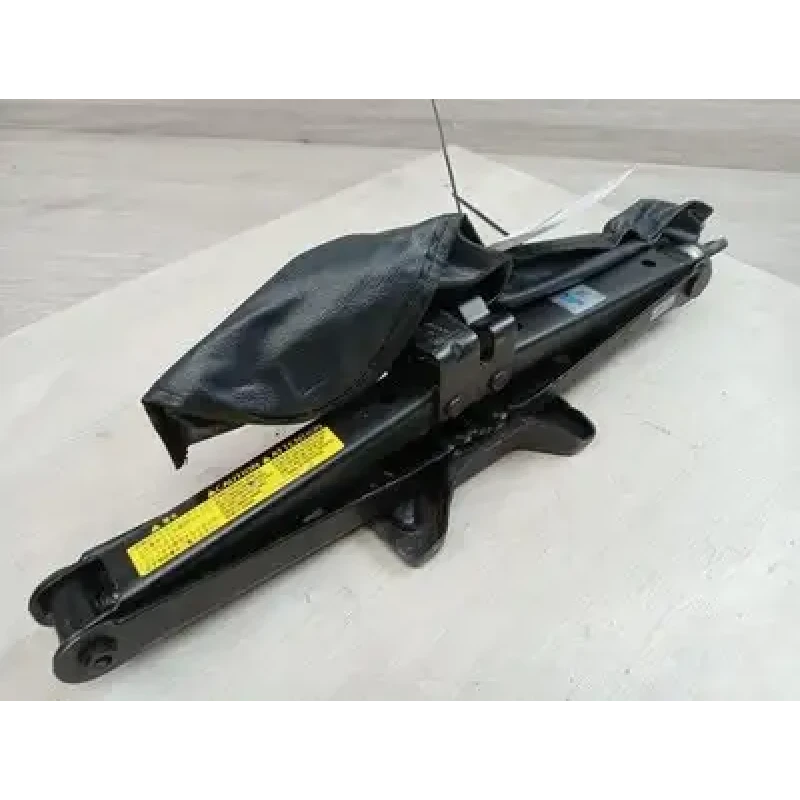 TOYOTA RAV4 JACK/TOOL KIT ACA33/ACA38, 11/05-11/12 2009