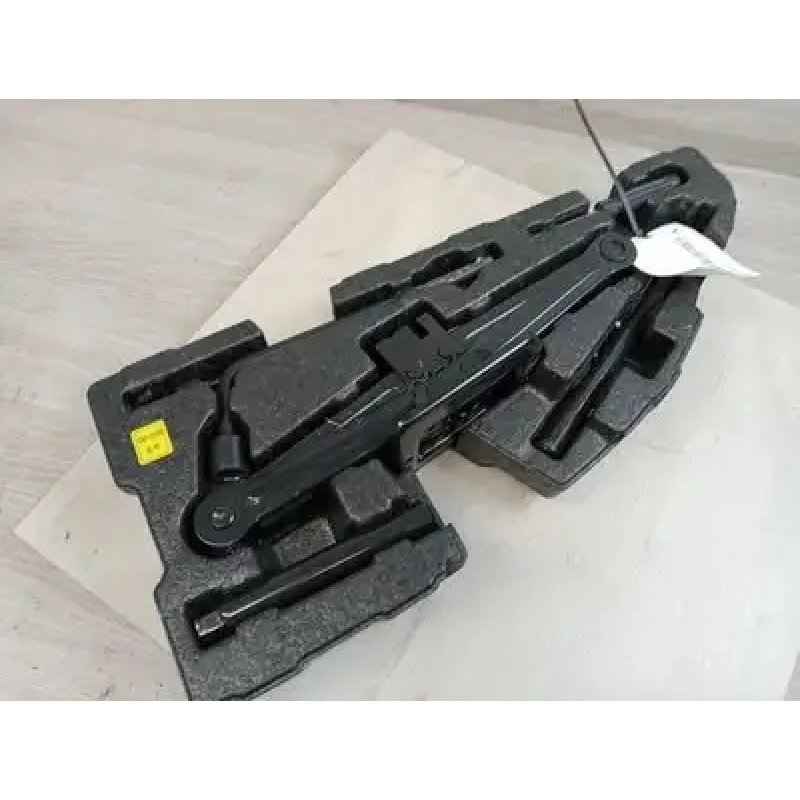 HYUNDAI SANTA FE JACK/TOOL KIT DM, 06/12-02/18 2013