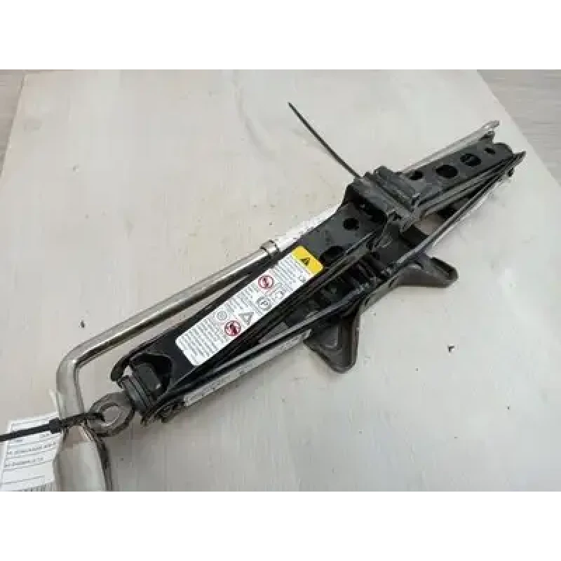HOLDEN COMMODORE JACK/TOOL KIT VE, SEDAN/WAGON, 08/06-05/13 2008