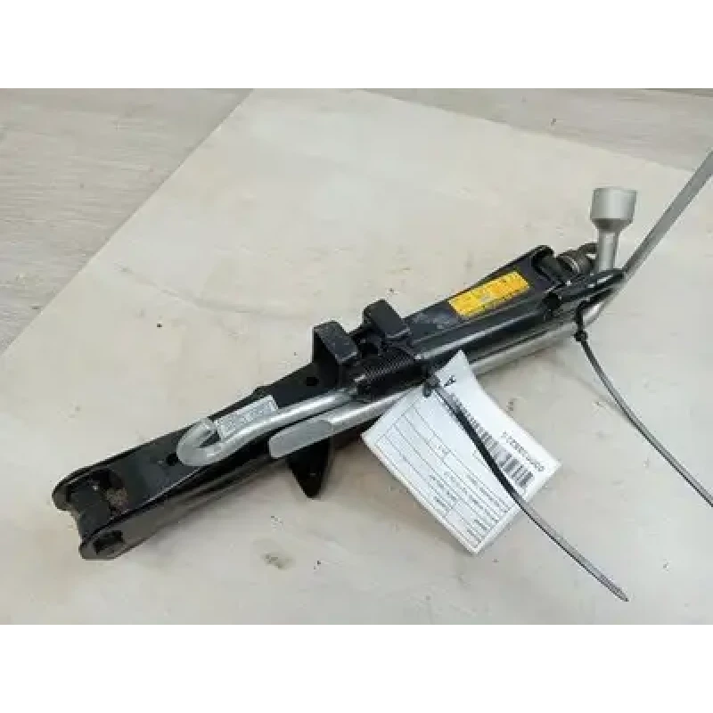 TOYOTA CAMRY JACK/TOOL KIT AVV50, HYBRID, 03/12-10/17 2012