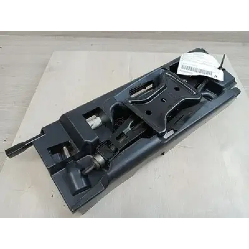 HOLDEN COMMODORE JACK/TOOL KIT VF, UTE, 05/13-12/17 2016