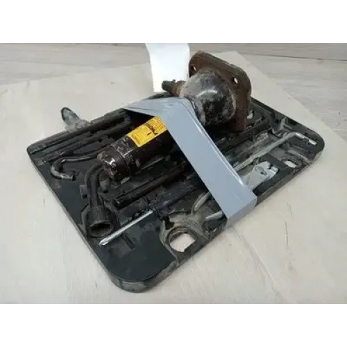 TOYOTA PRADO JACK/TOOL KIT 120 SERIES, 02/03-10/09 2005 TOYOTA PRADO JACK/TOOL KIT 120 SERIES, 02/03-10/09 2005