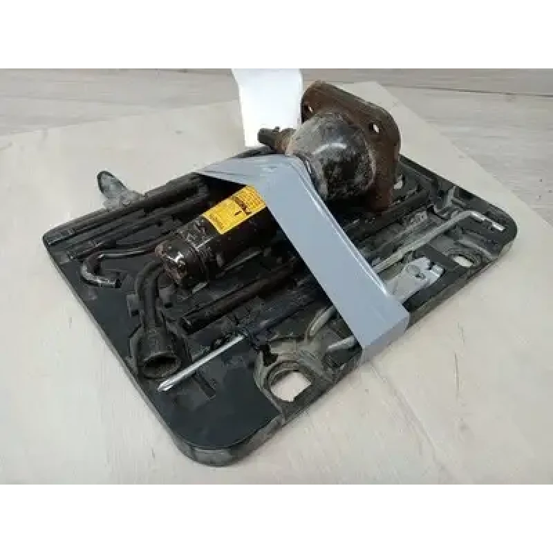 TOYOTA PRADO JACK/TOOL KIT 120 SERIES, 02/03-10/09 2005