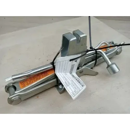 NISSAN XTRAIL JACK/TOOL KIT T31, 10/07-12/13 2010