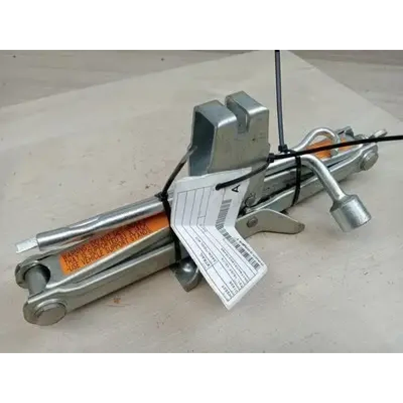 NISSAN XTRAIL JACK/TOOL KIT T31, 10/07-12/13 2010