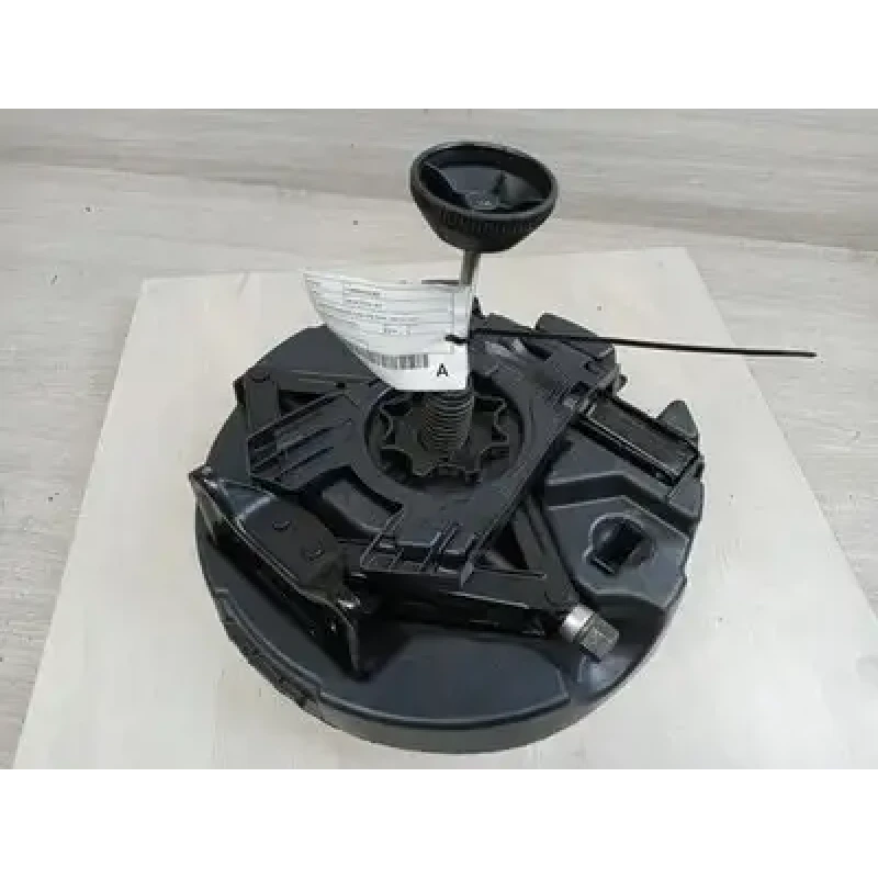 HOLDEN COMMODORE JACK/TOOL KIT VF, SEDAN/WAGON, NON LPG TYPE, 05/13-12/17 2014