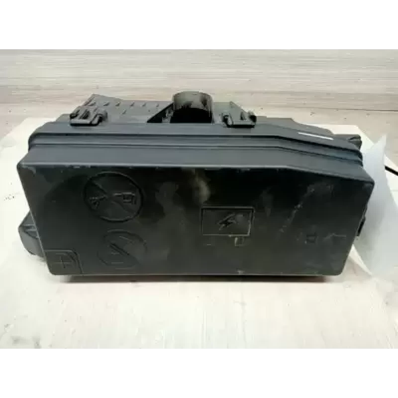 HOLDEN CAPTIVA FUSE BOX ENGINE BAY, PETROL, CG, 01/11-06/18 2014