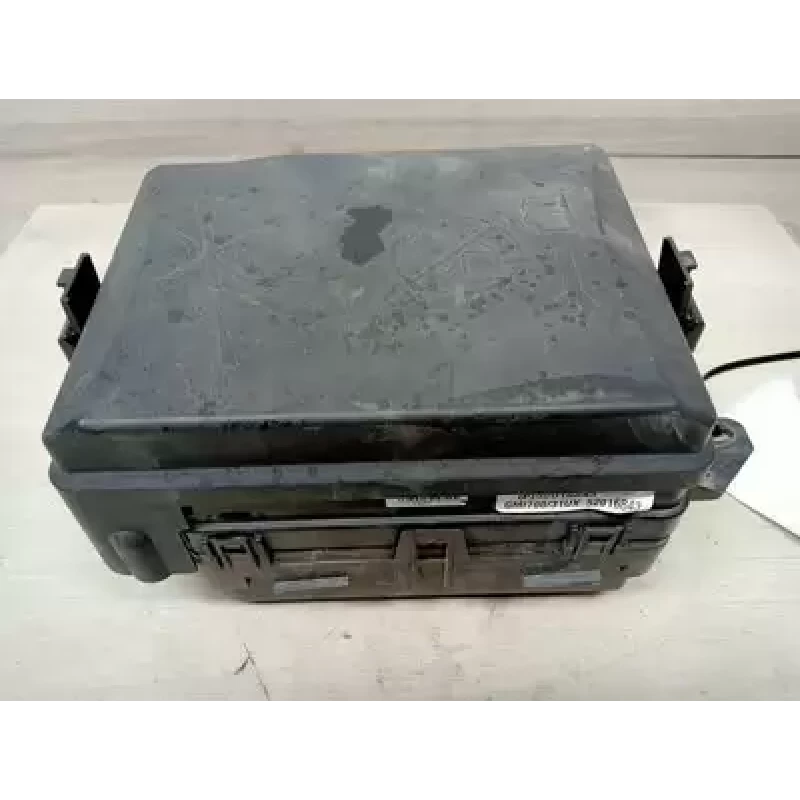 HOLDEN COLORADO FUSE BOX ENGINE BAY, RG, P/N 52016843, 01/12-12/20 2013
