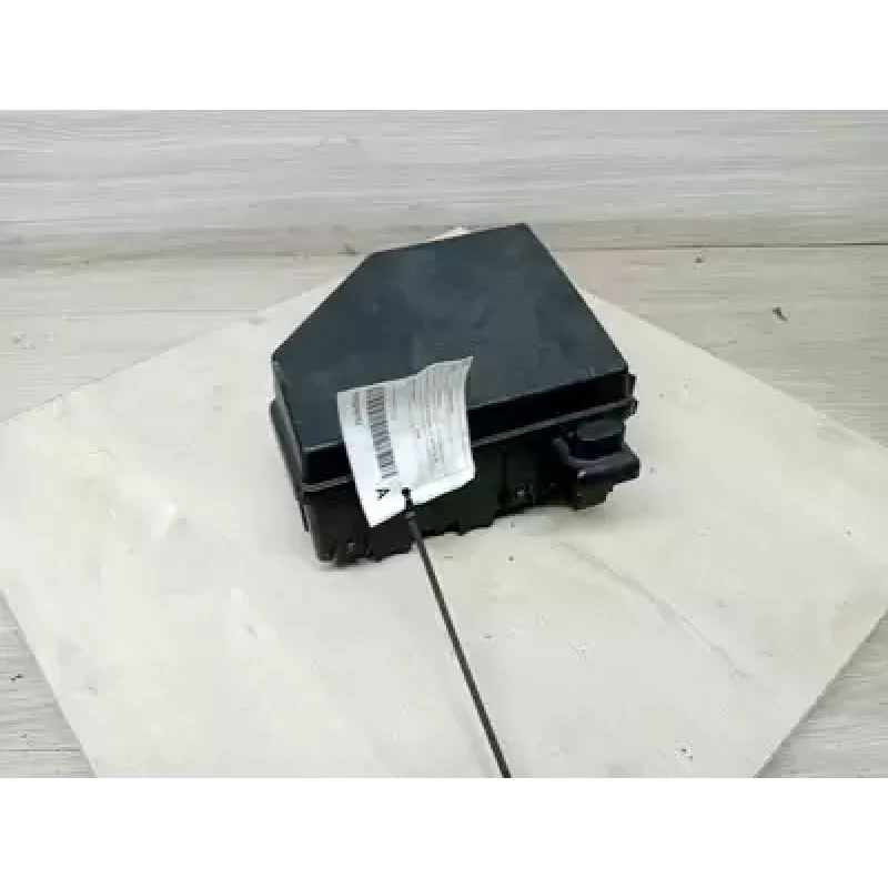 HOLDEN COMMODORE FUSE BOX ENGINE BAY, 3.0/3.6, P/N 92203790, VE, 08/06-05/13 200