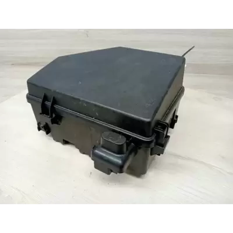 HOLDEN COMMODORE FUSE BOX ENGINE BAY, 6.0, P/N 92228285, VE, 08/06-05/13 2009