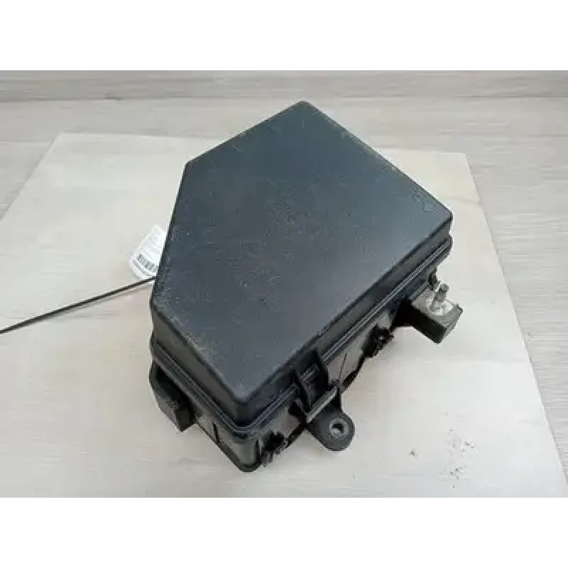 HOLDEN COMMODORE FUSE BOX ENGINE BAY, 3.6, P/N 92202583, VE, 08/06-05/13 2008